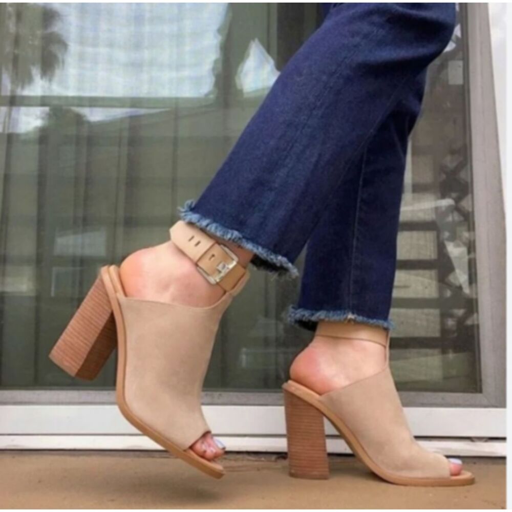Marc Fisher Vashi Nude Suede Ankle Strap Block Heel Open Toe Mules Sandals Sz 9